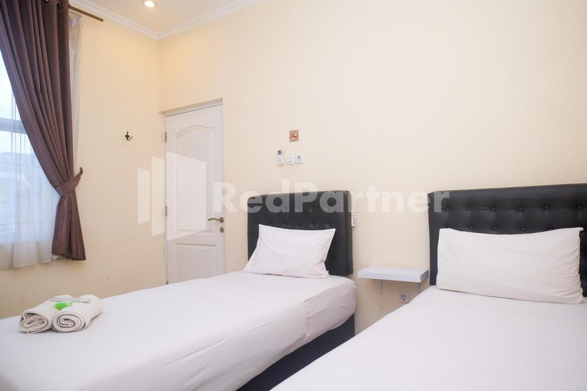 Griya Loka 2 Syariah Near Simpang Lima Mitra Reddoorz Hotel Semarang Exterior photo