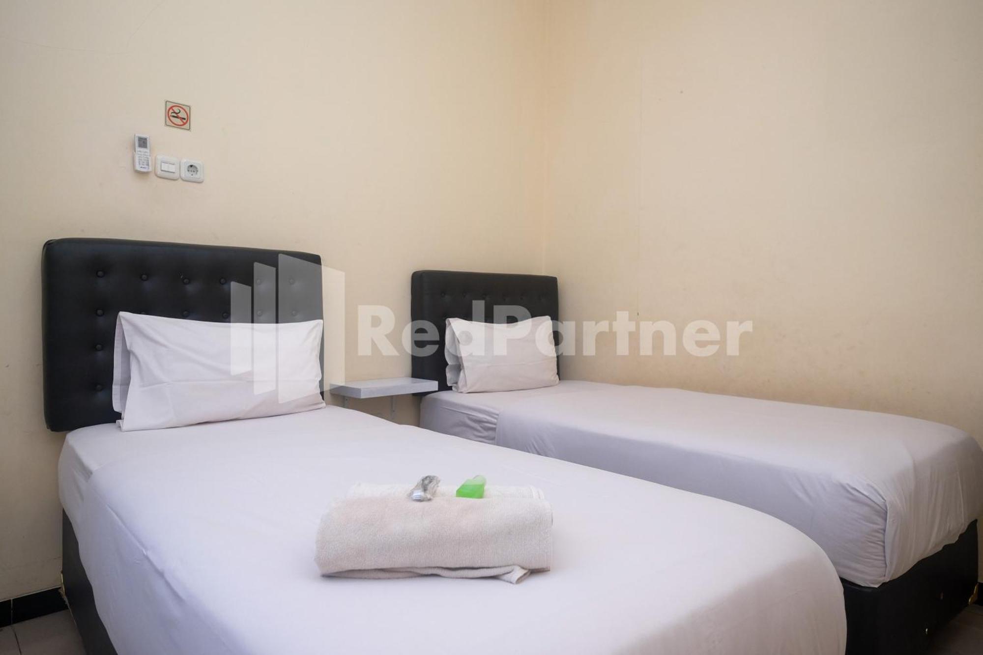 Griya Loka 2 Syariah Near Simpang Lima Mitra Reddoorz Hotel Semarang Exterior photo