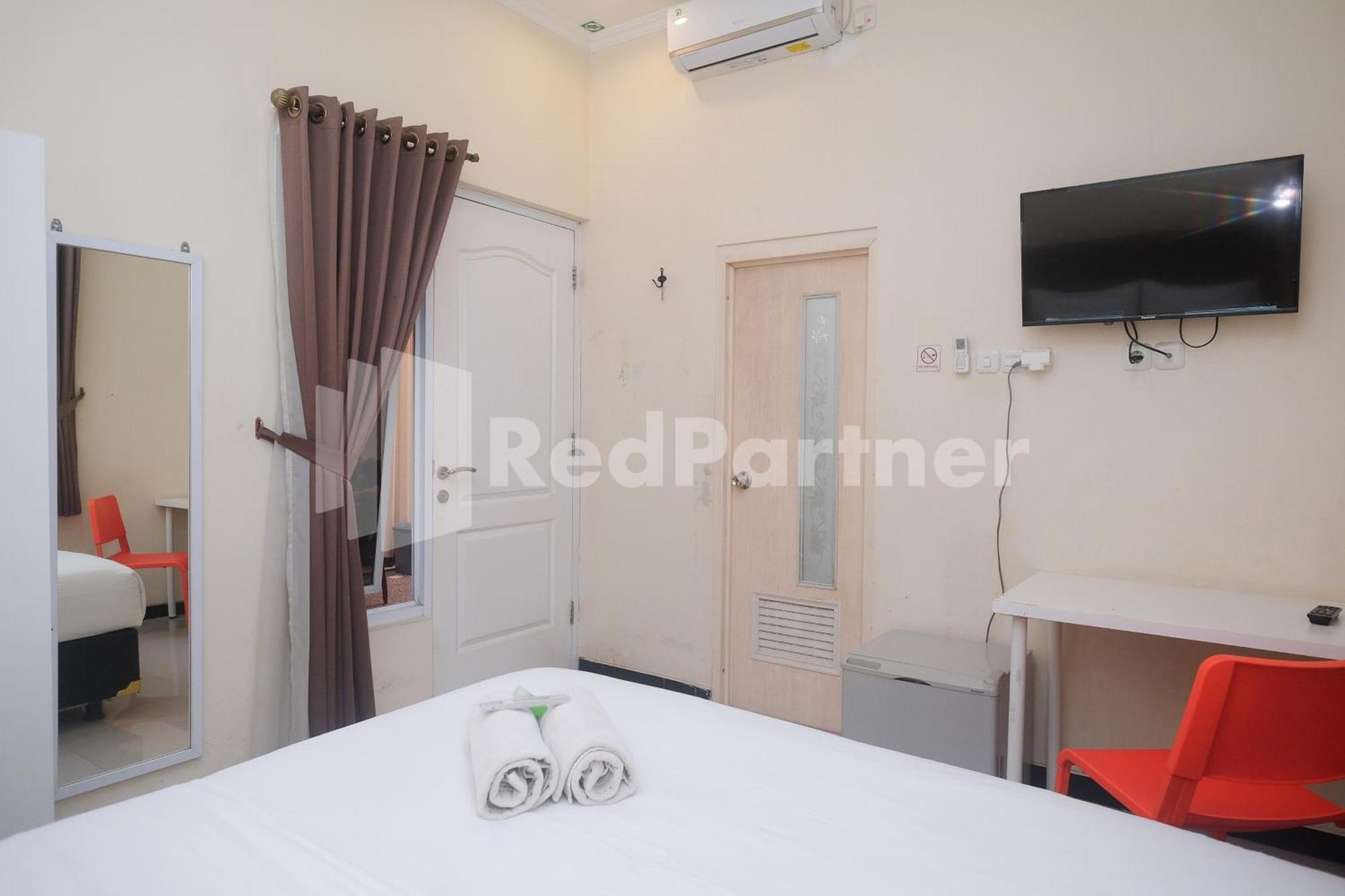 Griya Loka 2 Syariah Near Simpang Lima Mitra Reddoorz Hotel Semarang Exterior photo