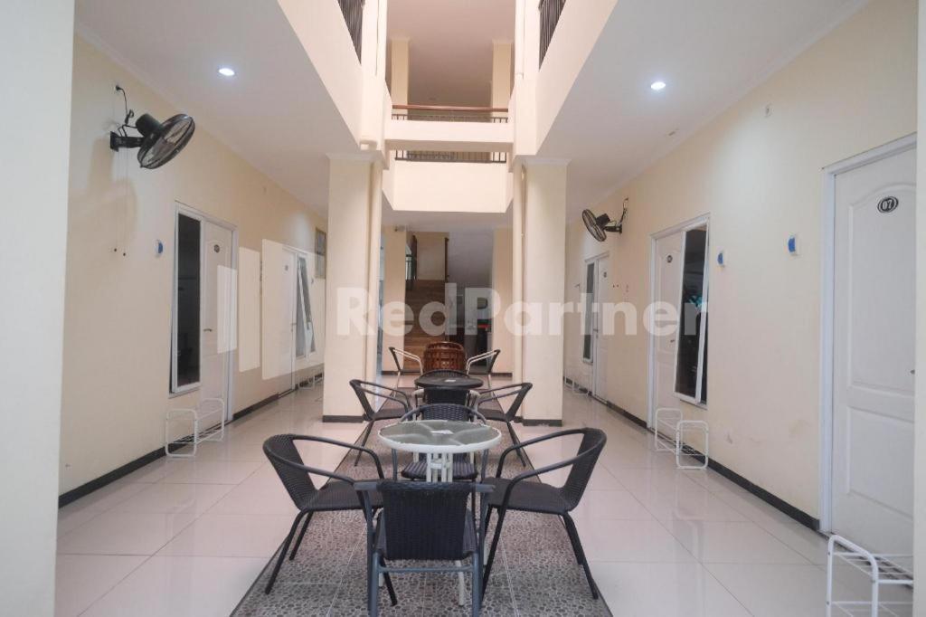 Griya Loka 2 Syariah Near Simpang Lima Mitra Reddoorz Hotel Semarang Exterior photo